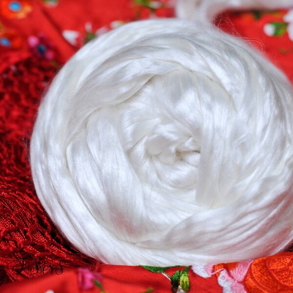 White Undyed Luxury Mulberry Silk Top, Bombyx Silk, Cultivate Silk Roving for Spinning, Felting, Blending, Dyeing - 1 oz