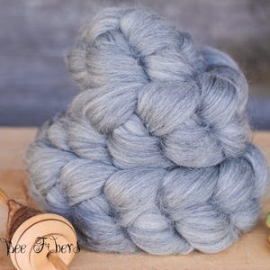 Undyed Soft Natural GRAY MERINO Combed Top Wool Roving Spinning Felting fiber - 4 oz