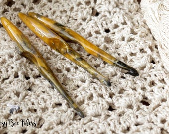SOLARA - Ergonomic Resin Crochet Hook with Thumb Rest