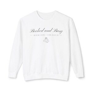 Personalized Book Lover Sweatshirt, Bookworm Gift, Literary Crewneck Jumper, Reading Enthusiast Cozy Pullover, Unisex Lightweight Sweater