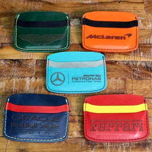 Cartera de cuero de Fórmula 1 Regalo para fanáticos de las carreras Equipo de F1 Ferrari Mercedes McLaren RedBull Aston Martin Cartera de cuero delgada personalizada Idea de regalo de F1