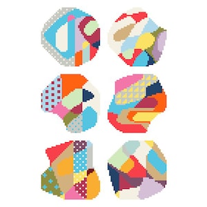 Puede incluir: Seis formas abstractas pixeladas con una variedad de colores y patrones. Cada forma está compuesta por cuadrados más pequeños de diferentes colores, creando un efecto de patchwork. Los colores incluyen azul, rojo, naranja y amarillo.