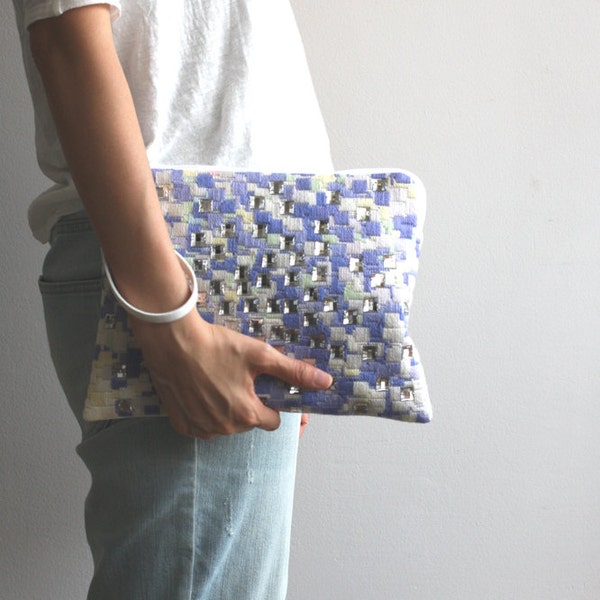 SECONDS zipper clutch / HYDRANGEA crystal