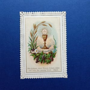 1880, Carte de prière/canivet antique, très belle dentelle de papier avec image centrale en couleur, calice à fleurs, original 19ème siècle