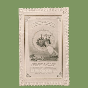 Década de 1880, imagen de los Sagrados Corazones sobre una iglesia, imagen grabada en blanco y negro, tarjeta de oración antigua o canivet, encaje de papel con grabado, Francia