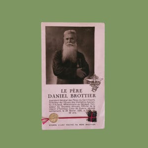1938, imagen con reliquia de tela del beato francés padre Daniel Alex Brottier, Reliquia, Estampa católica religiosa, Santuario de Brottier