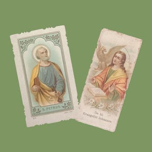 1920er Jahre, zwei Bilder von Aposteln, Petrus und Evangelist Johannes, zwei religiöse Karten, katholische Gebetskarte, Vintage-Heilige