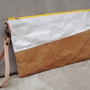 Pochette M: pochette in carta Tyvek e Kraft con tracolla lunga/borsa a tracolla/cinturino in pelle con tracolla staccabile/cerniera YKK