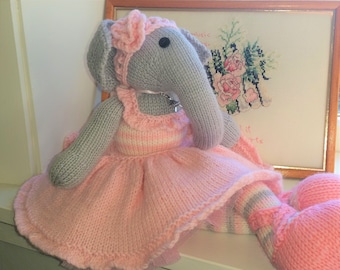 e-Pattern - Knitted ballerina elephant pattern - Phyllis & Lil Annie - NEW