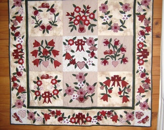 e-Pattern Quilt Pattern - Laura's Quilt - Gorgeous Applique Quilt - PDF