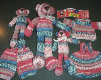 e-Pattern - Sten's Family - knitted bears using patterned sock yarn