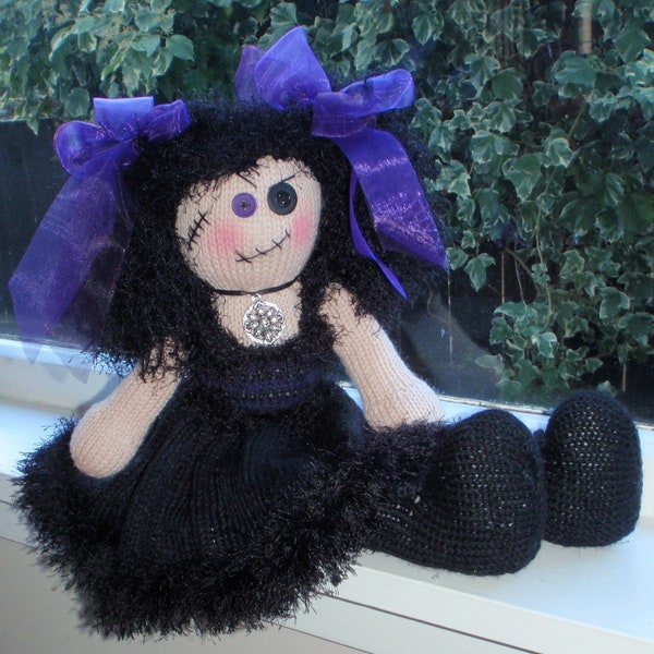 e-Pattern - Knitted Doll - Violett - eine Strickpuppe im Gothic-Stil - PDF
