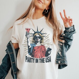 Party In The USA Shirt, Womens 4th of July Outfit, Retro USA Graphic Tee, Fourth of July Shirt, 4th of July Graphic Tee, American Graphic