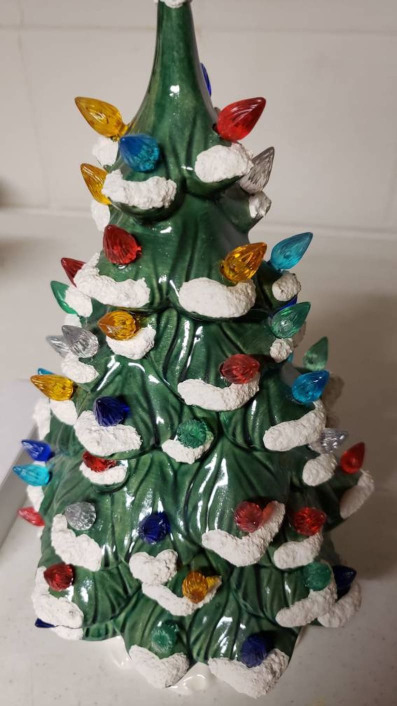 Árbol de Navidad de cerámica con nieve recién hecho en Ohio. Etsy España
