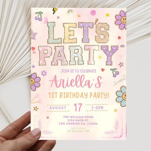 Convite de carta de patch editável, convite de aniversário de menina retrô, festa de patch da universidade, convite preppy, modelo Canva para impressão