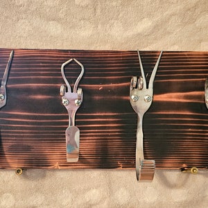 Finger Fork Wall Hooks - Recycled Silverware Key Holder & Hanger - Rustic Home Decor - Entryway Hooks