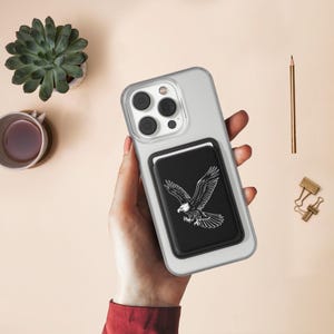 Cartera MagSafe Eagle, silueta de pájaro en vuelo, piel vegana, fuerte sujeción magnética para MagSafe - Compatible con iPhones