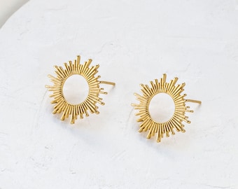 Glory Earrings, Post Earrings, Sun Shaped Earrings, Trendy Earrings, Statement Earrings, White earrings, Stud earrings