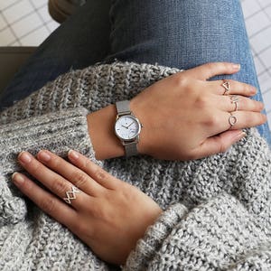 25 mm Watch in Marble with a Silver Mesh Strap, Classic Women&#39;s Watch, Silver Metal Strap, Silver Wrist Watch, Marble Watch