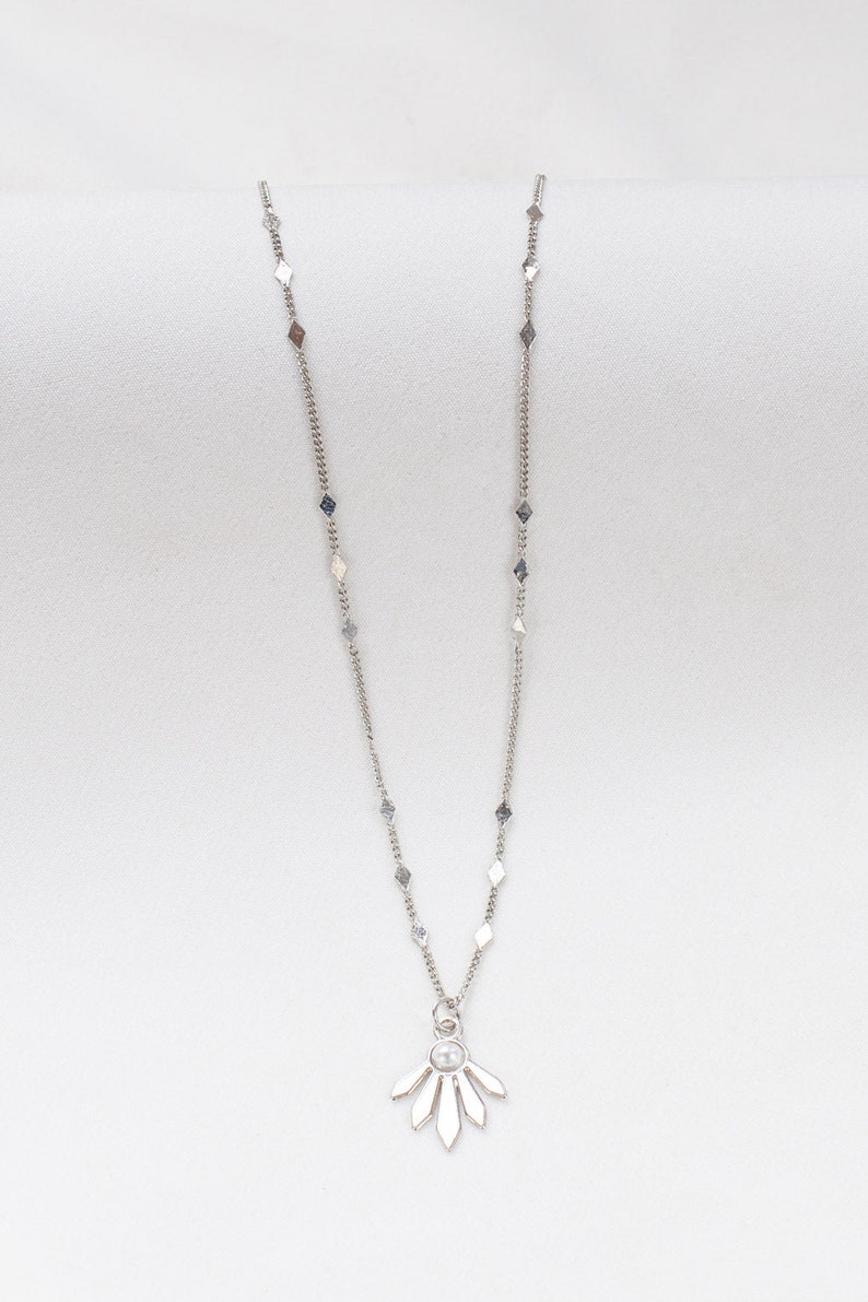 Didi Necklace, Botanical Necklace, Simple Necklace, Delicate Necklace, Stone Necklace, Pedant Necklace image 3