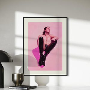Stampa artistica Pink Serenity - LGBTQ+ Identity and Pride Wall Art, decorazione minimalista moderna, stampata su carta opaca di alta qualità, senza cornice
