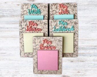 Porta note adesive in legno floreale / Porta blocco note / Regalo per ufficio / Accessorio da scrivania / Regalo per insegnanti / Studio dentistico / Regalo aziendale / Infermiere / Medico