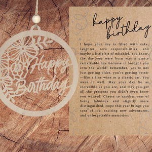 Ornement de joyeux anniversaire de carte d&#39;histoire| Célébrez | Cadeau souvenir| Décoration de vacances unique | Charme de voiture