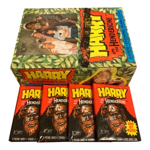 4 packs of Harry and the Hendersons vintage wax packs. 9 cards and 1 sticker per pack. Topps 1987. John Lithgow&#39;s best work!