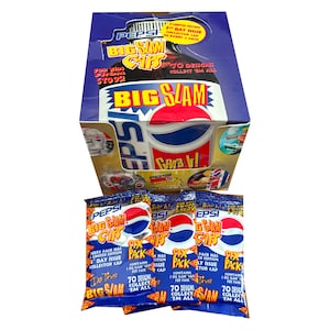 3 pakjes Pepsi Big Slam vintage pogs. 6 melkdoppen per verpakking. Limited Edition-pet voor de eerste dag in elke verpakking. Verzamel ze alle 70! 1995.