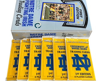 6 Packungen mit Notre Dame Fighting Sammelkarten. Erste Auflage. 8 Karten pro Packung. Joe Montana und mehr! Kollegiatssammlung 1998.