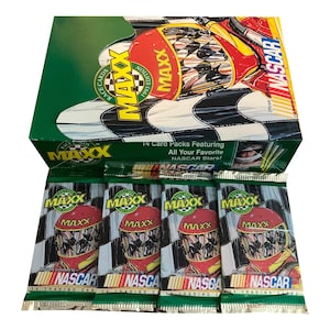 4 pakken Maxx Race Cards 1993. NASCAR officieel gelicentieerde vintage ruilkaarten. 14 kaarten per pak. Verzamel al je favoriete NASCAR-sterren