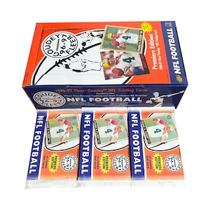 Lot de 3 cartes de football NFL 1996-97 Goudey Fleer vintage. Première édition. 10 cartes par paquet. Collectionnez-les tous ! Fleer 1996.