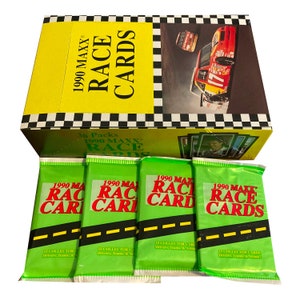 4 pakjes Maxx Race Cards uit 1990. Eerste druk. NASCAR officieel gelicentieerde vintage ruilkaarten. 15 kaarten per pak. Uitgegeven door Maxx Inc.