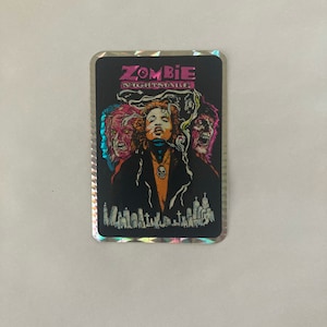 Sticker horreur prisme pour distributeur automatique vintage. Cauchemar de zombies. Même taille qu'une carte à collectionner standard. Très rare objet de collection d'horreur.