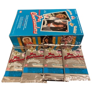 4 Packungen von Pro Football Cheerleadern Vintage Sammelkarten. 11 Karten pro Packung. Zufällig eingefügte Autogramme und Hologramme! Lime Rock 1992.