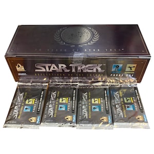 Star Trek Reflections of the Future フェーズ 1 (宇宙船とテクノロジー) ビンテージ トレーディング カード 4 パック。1 パックあたり 8 枚のカード。Skybox 1995。
