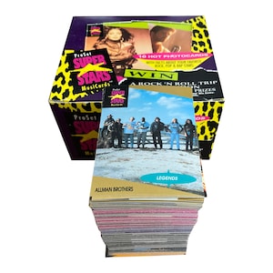 MusiCards Super Stars complete set van 260 vintage ruilkaarten met feiten over je favoriete rock-, pop- en rapsterren. Pro-set 1991.
