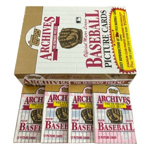 4 Packungen von Topps Archives The ultimative 1953 Set vintage Baseball Karten. 12 Karten pro Packung. Glänzende Reproduktionen des Topps 1953 Sets.