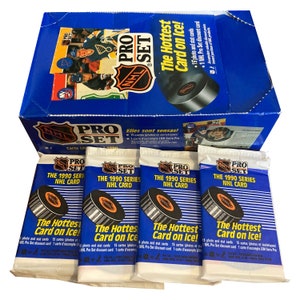 4 packs of 1990 Pro Set vintage NHL hockey cards. 15 cards per pack. Pro Set 1990. Nice NHL collector&#39;s item! Hull Gretzky Lemieux Richter?