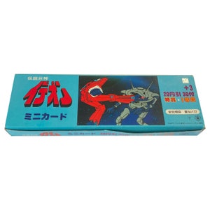 Caja vintage Space Runaway Ideon de mini cromos japoneses. Contiene 30 paquetes regulares sellados, 3 paquetes de bonificación y 3 paquetes jumbo del primer premio.