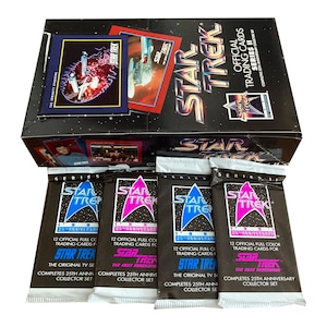 4 Packungen mit Star Trek 25th Jubiläum Serie 2 Vintage Sammelkarten. 12 Karten pro Packung. Beinhaltet die Original Serie und TNG. Impel 1991.
