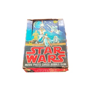 Boîte distributrice de packs de cire vintage Star Wars série 1 VIDE. L'usure est importante, mais elles sont difficiles à trouver ! Voir les photos. Topps 1977.