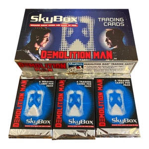 3 pakken vintage Demolition Man-ruilkaarten. 8 kaarten per pak. Skybox 1993. Stallone + watersnippen = totale sloop!