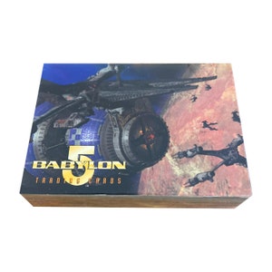 Babylon 5 Premium Edition kompletter Basissatz mit 60 Sammelkarten in ausgezeichnetem Zustand. Skybox 1996.