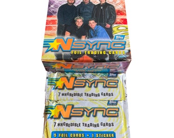 2 paket med NSYNC vintage samlarkort. 5 foliekort, 1 klistermärke, 1 regnbågsprismakort per paket. Topps 2000. Justin Timberlake.