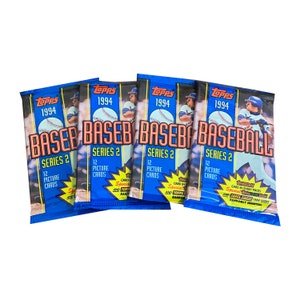 4 confezioni di carte da baseball vintage Topps del 1994, Serie 2. 12 carte illustrate per confezione. Carta ToppsGold in ogni confezione. Collezionali tutte!