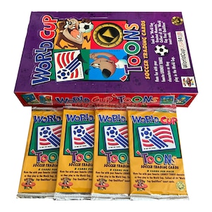 4 pakken vintage voetbalruilkaarten World Cup Toons. 8 kaarten per pak. Looney Tunes + Wereldbeker VS '94. Bovendek 1994.