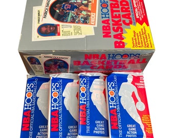 4 Packungen mit 1989-1990 NBA Hoops Series 2 Vintage Basketball Karten. 15 Karten pro Packung. Die offizielle NBA Basketball Karte.