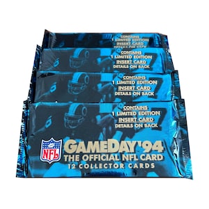 Lot de 4 cartes de football NFL vintage extra larges Fleer Gameday '94. 12 cartes dont 1 en édition limitée par paquet. Fleer 1994.