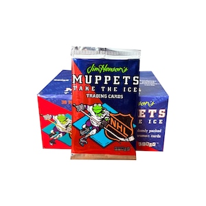 1 pack of Jim Henson&#39;s Muppets Take the Ice trading cards. 8 cards per pack. Randomly inserted Tekchrome cards. Cardz 1994. NHL Gonzo Kermit
